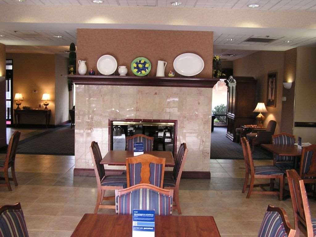 Hampton Inn & Suites Atlanta-Galleria Smyrna Restaurant foto