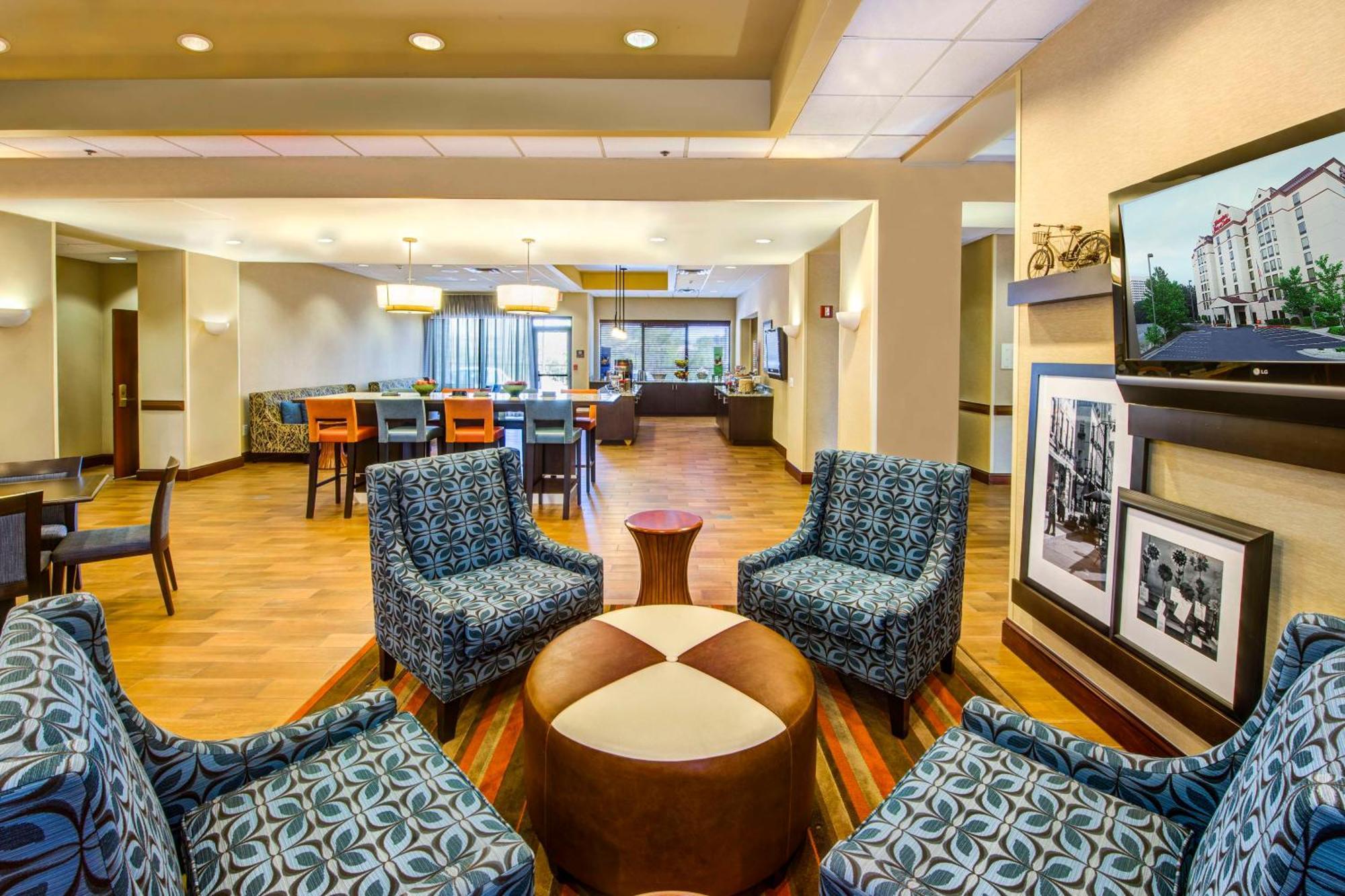 Hampton Inn & Suites Atlanta-Galleria Smyrna Exterior foto